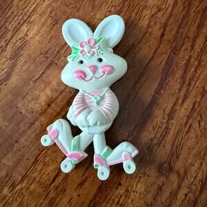 Vintage Avon 1973 Fragrance Glacé Rapid Rabbit. Preowned no fragrance